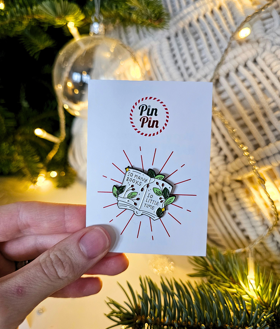 Pin Metalic Book lover