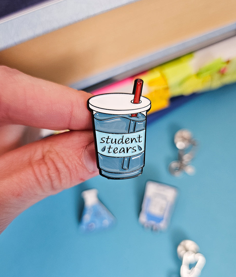 Pin Metalic Student tears