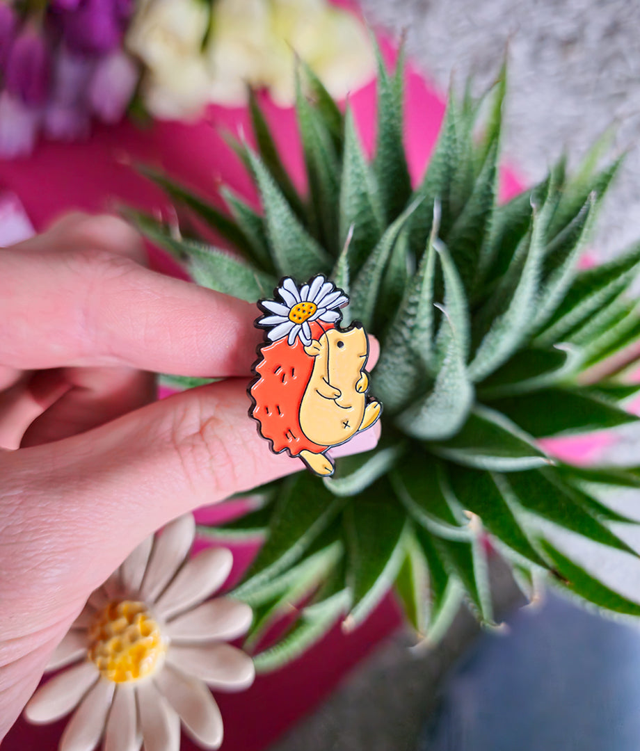 Pin Metalic Happy Hedgehog