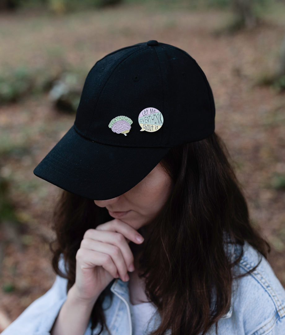 Pin Metalic Overthinker