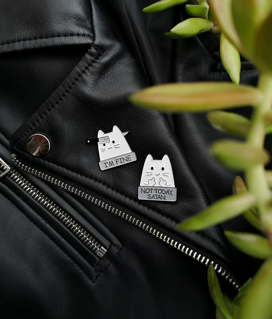 Pin Metalic Sarcastic Cat