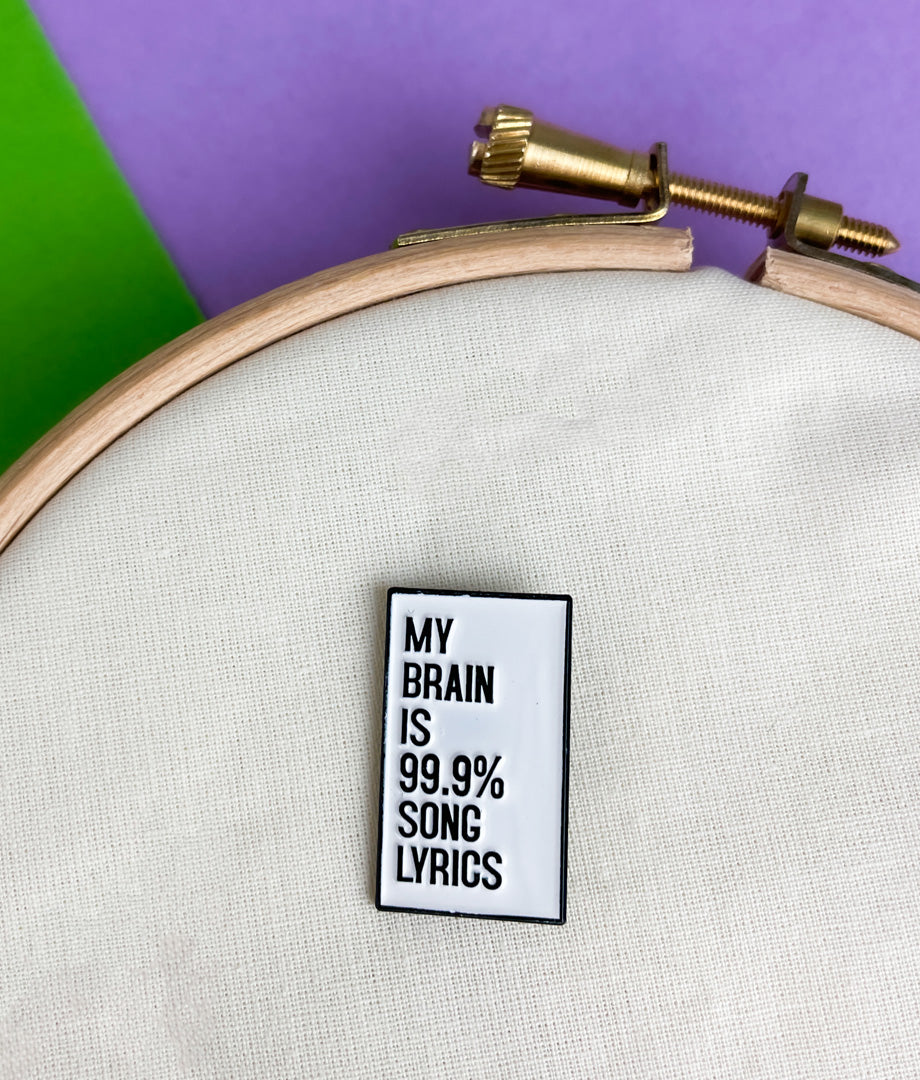 Pin Metalic 99% Song Lyrics