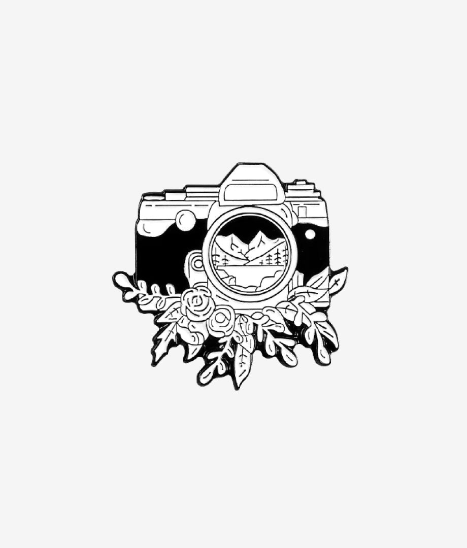 Pin Metalic Vintage Camera