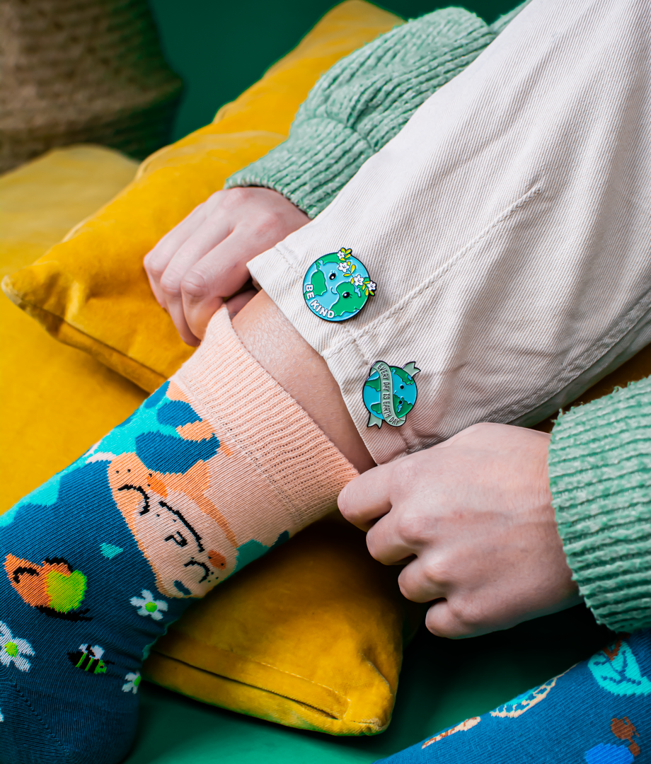 Pin Metalic Every Day Is Earth Day