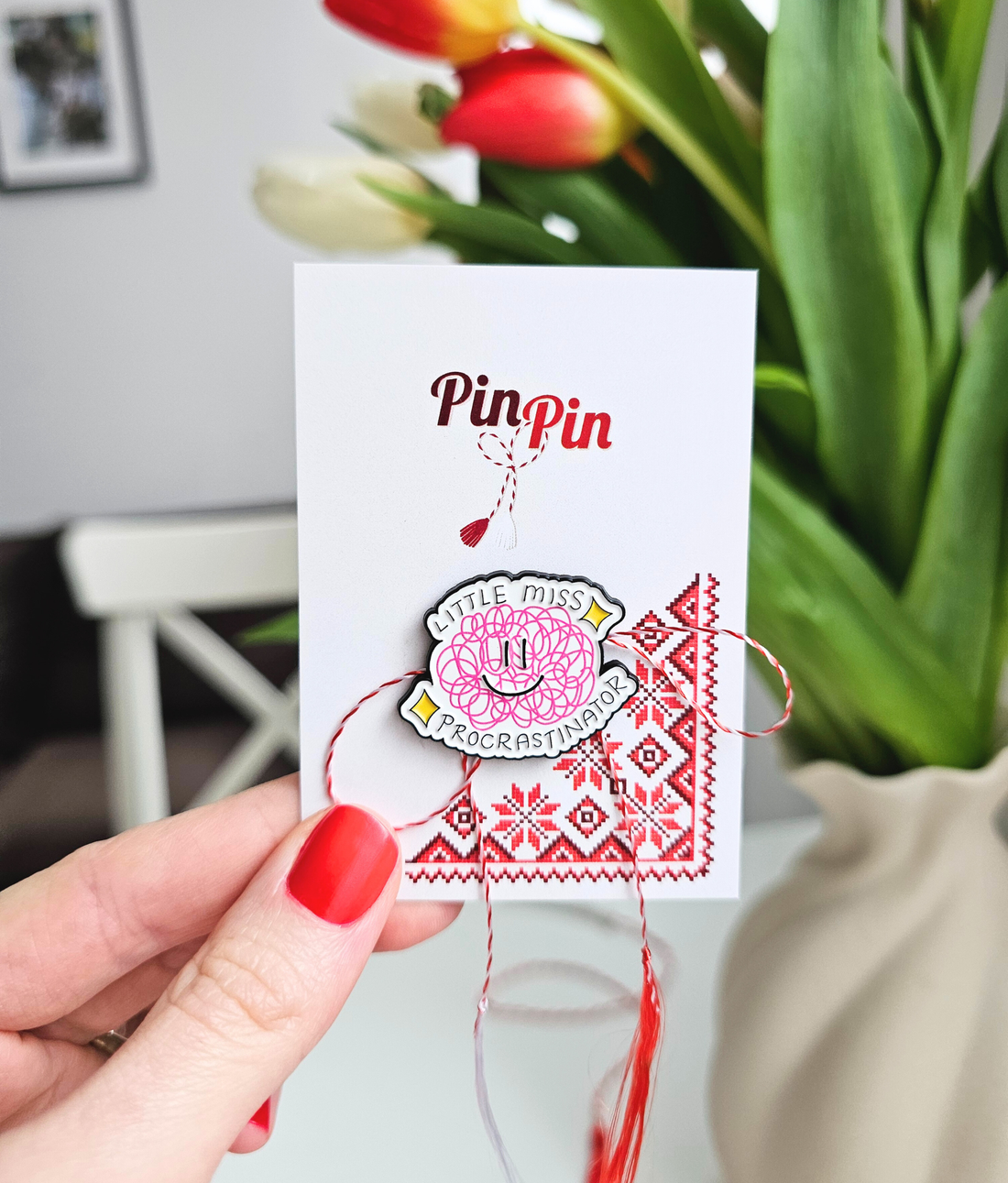 Pin Metalic Miss Procrastinator