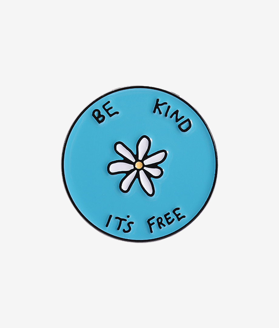 Pin Metalic Be kind