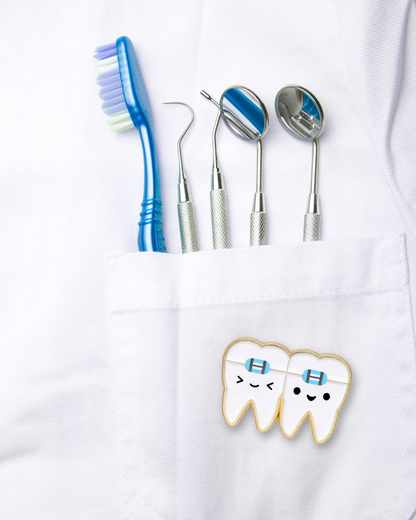 Pin Metalic Braced together
