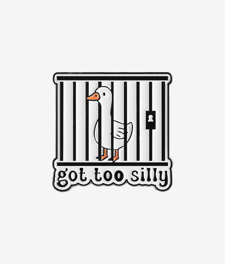 Pin Metalic Silly Goose