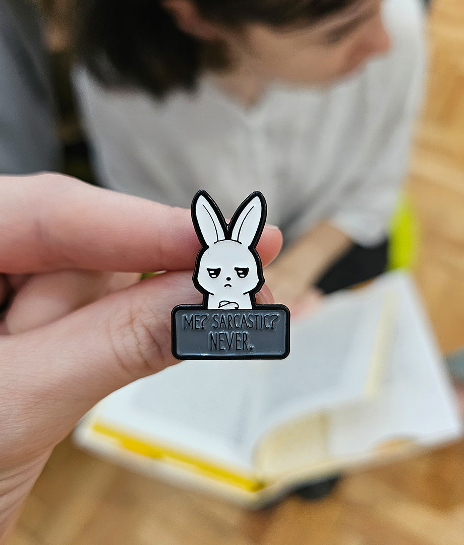 Pin Metalic Sarcastic Bunny