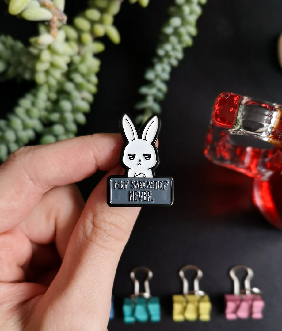 Pin Metalic Sarcastic Bunny