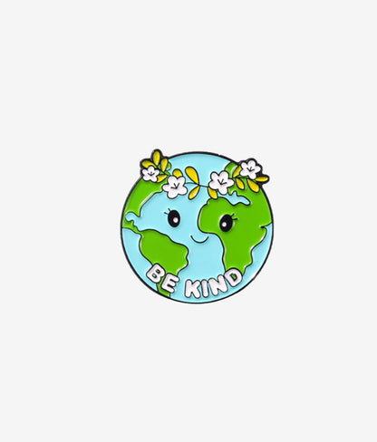 Pin Metalic Be Kind Earth