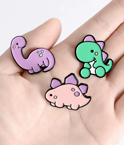 Pin Metalic Pink Baby Dino