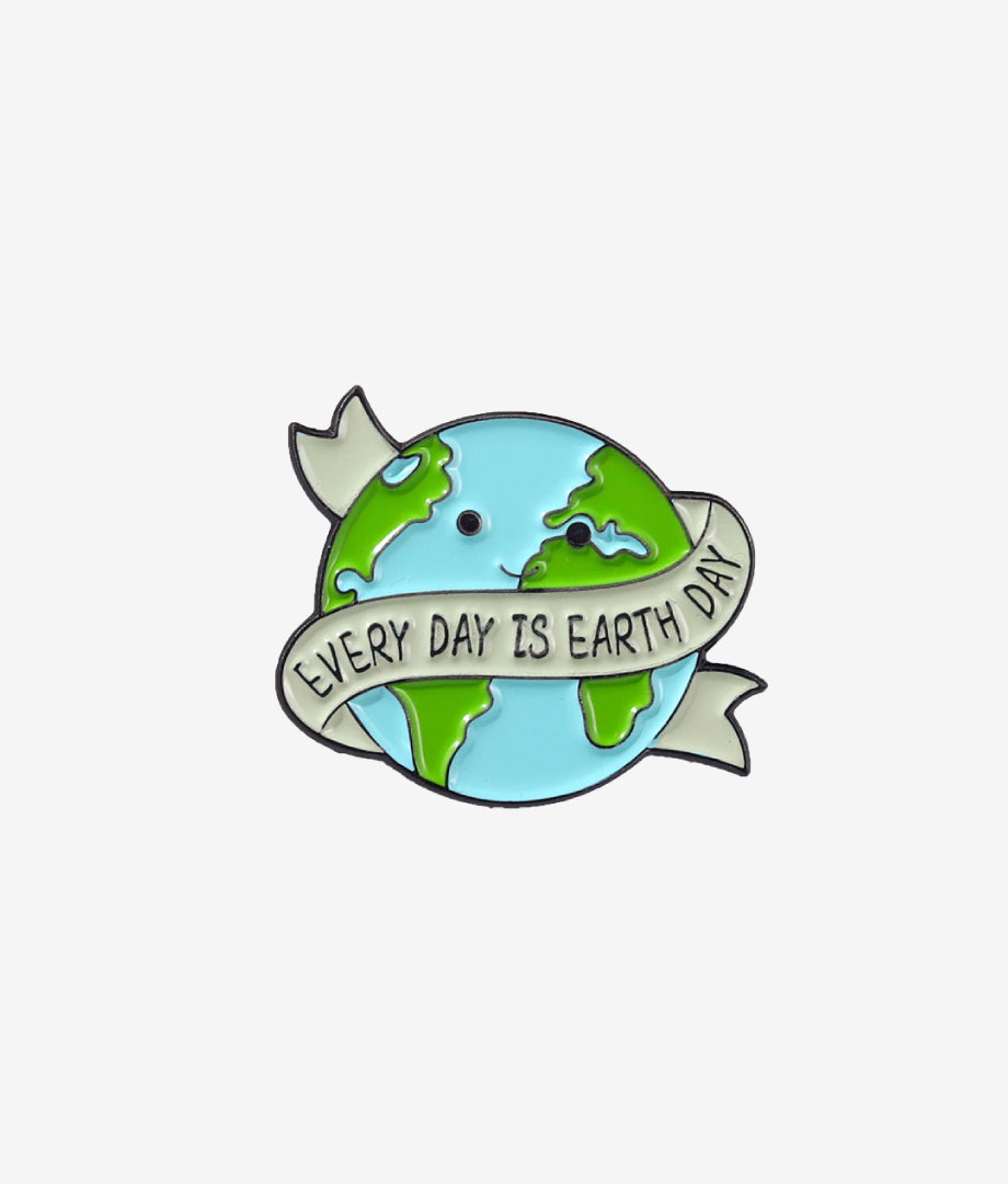 Pin Metalic Every Day Is Earth Day